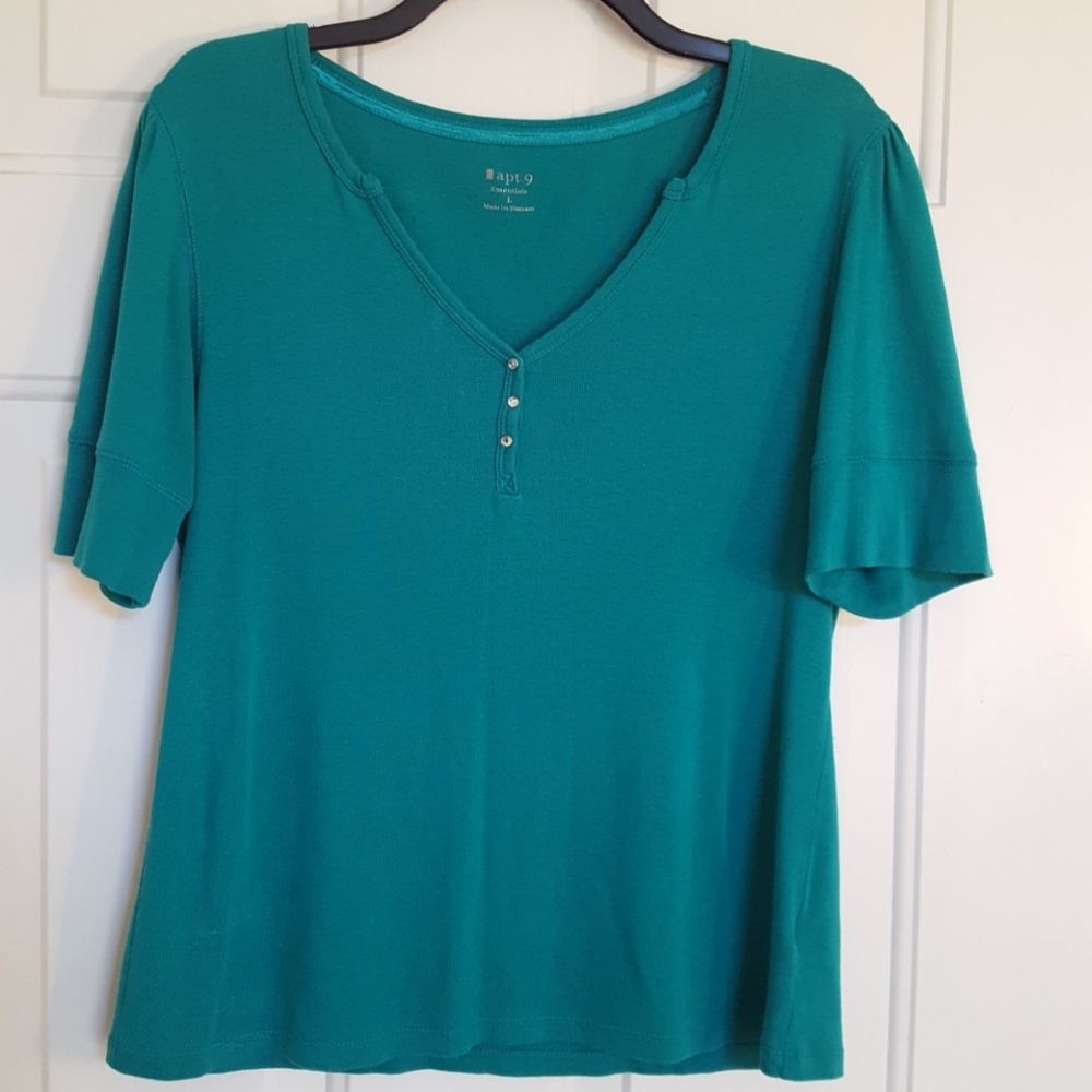 APT 9 short sleeve top, Super Soft Pima Cotton Blend with 3 snap closure